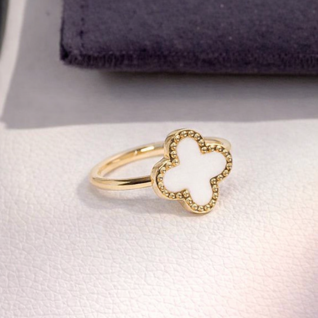 White clover Ring