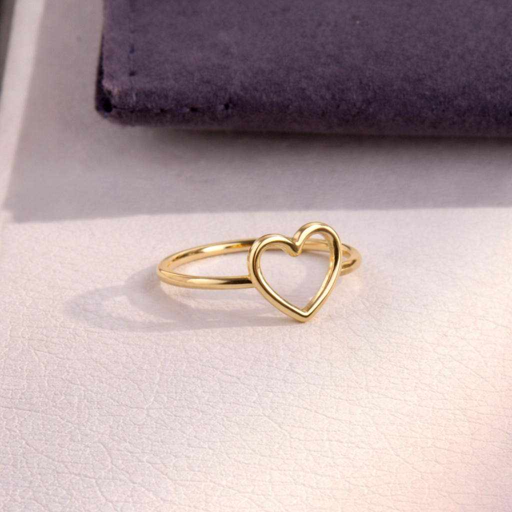 Minimal Heart Ring